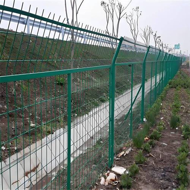 安平护栏网：守护道路安全的新力量